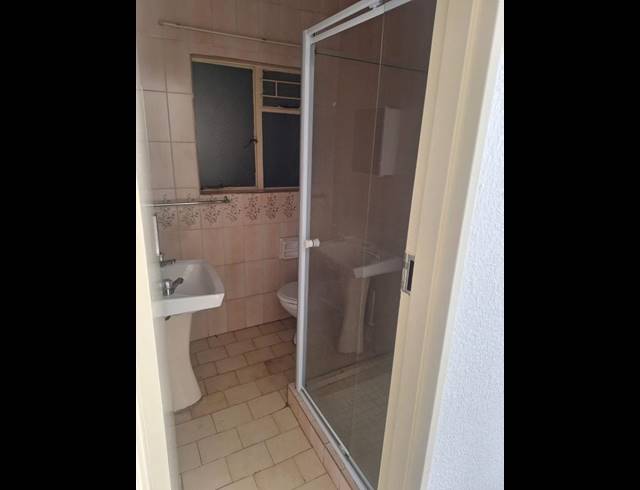 2 BEDROOM PROPERTY TO RENT IN FLORIDA